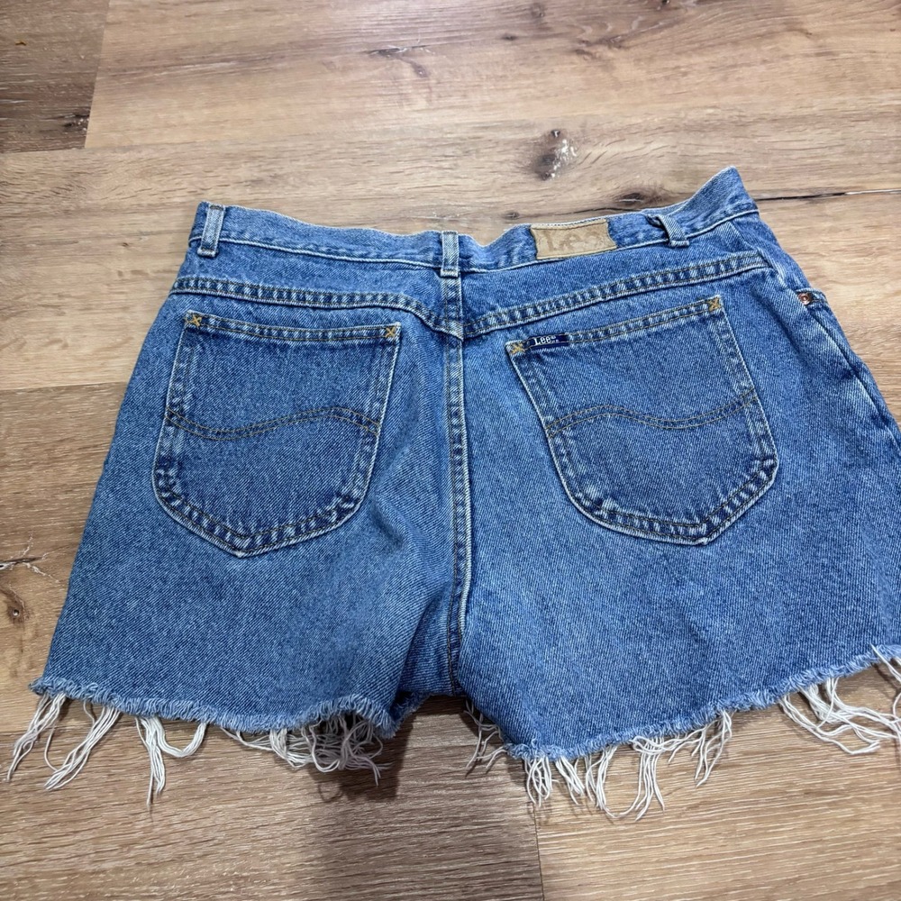 Vintage Lee High Waisted Denim Cutoff Shorts Medium Wash Frayed Hem 13 USA - Picture 2 of 3